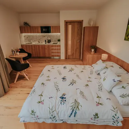 Kurovicky Lom Lägenhet